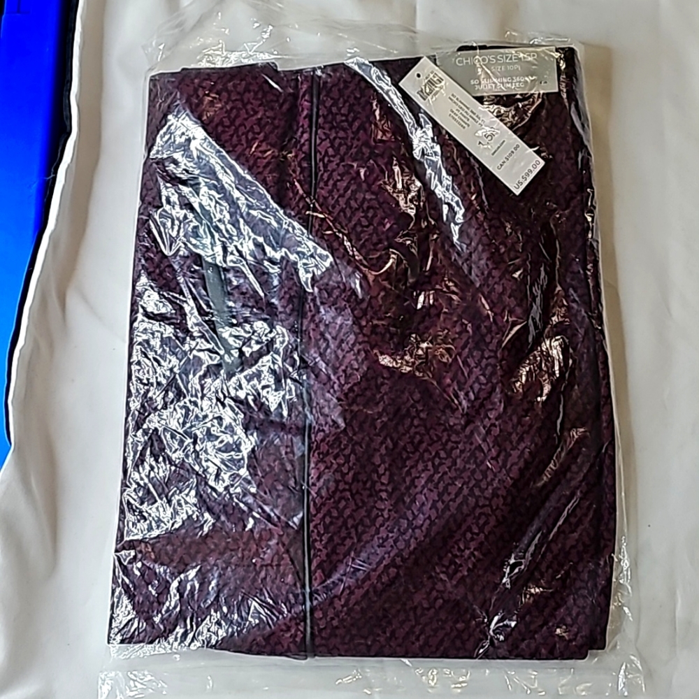 Nwt Chico So Slimming 360 Juliet Slim Leg Micro geo pu ankle pt pant. Size 1.5p